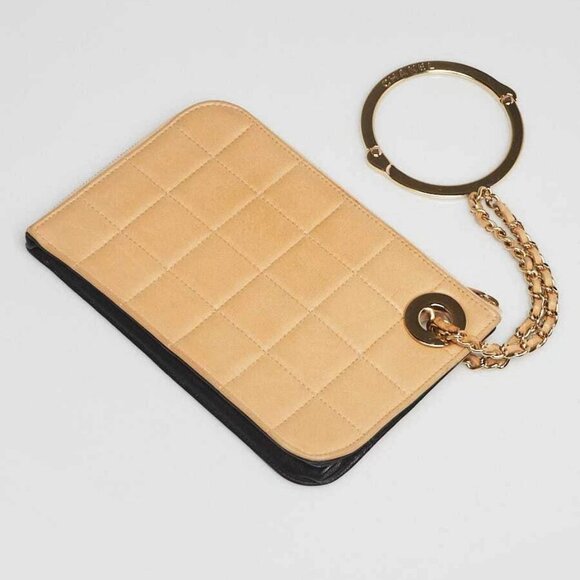 Chanel Beige Square Quilted Lambskin Gold Handcuff Wristlet Clutch Bag - Picture 4 of 12